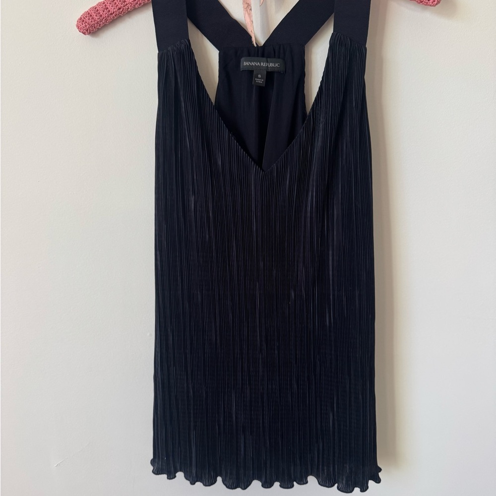 Banana Republic Black Pleated V-Neck Tank Top
